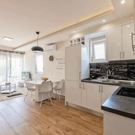 דירה Apartment B&B *