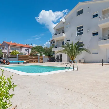 Apartment B&B דירה זאדאר